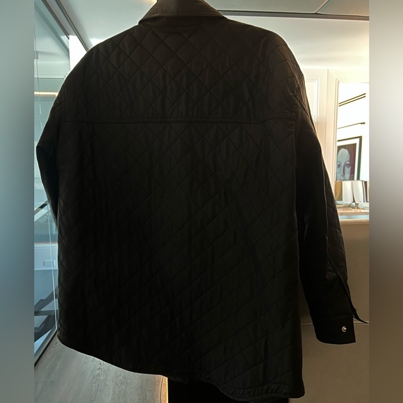 Zara FAUX LEATHER OVERSHIRT
BLACK - REF. 4387/323
Size 
M - Picture 3 of 3